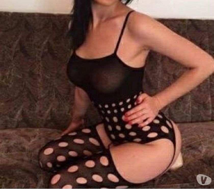 Belle jeune fille de 22ans vous accueille à Chambery